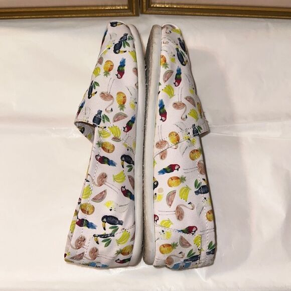 TOMS 11 White Multi Tropical Toucan Flamingo Fruit Canvas Slip On Flats - Picture 7 of 11